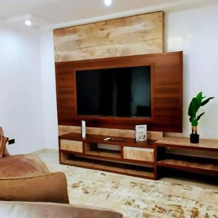 Beautiful One Bedroom Apartment In Opebi, Ikeja Exteriör bild