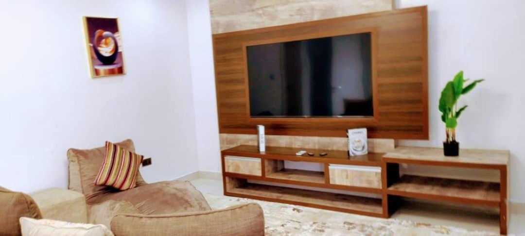 Beautiful One Bedroom Apartment In Opebi, Ikeja Exteriör bild