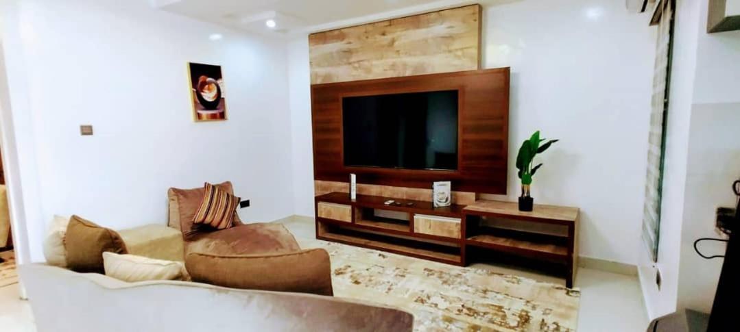 Beautiful One Bedroom Apartment In Opebi, Ikeja Exteriör bild