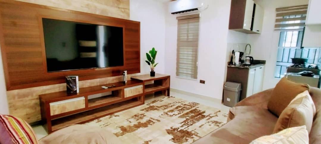 Beautiful One Bedroom Apartment In Opebi, Ikeja Exteriör bild